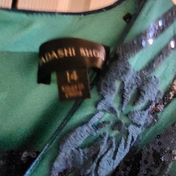 TADASHI SHOJI Elegant Peacock Blue/Green Sequin Dress - Picture 4 of 17